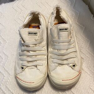 Rocket Dog Distressed white Sneakers